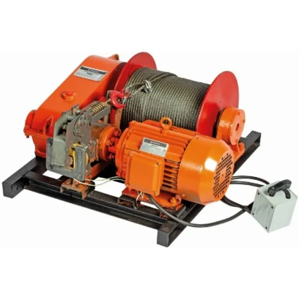Лебедка автомобильная 12 (двенадцать) вольт «Winch» 9500 lbs с ДУ