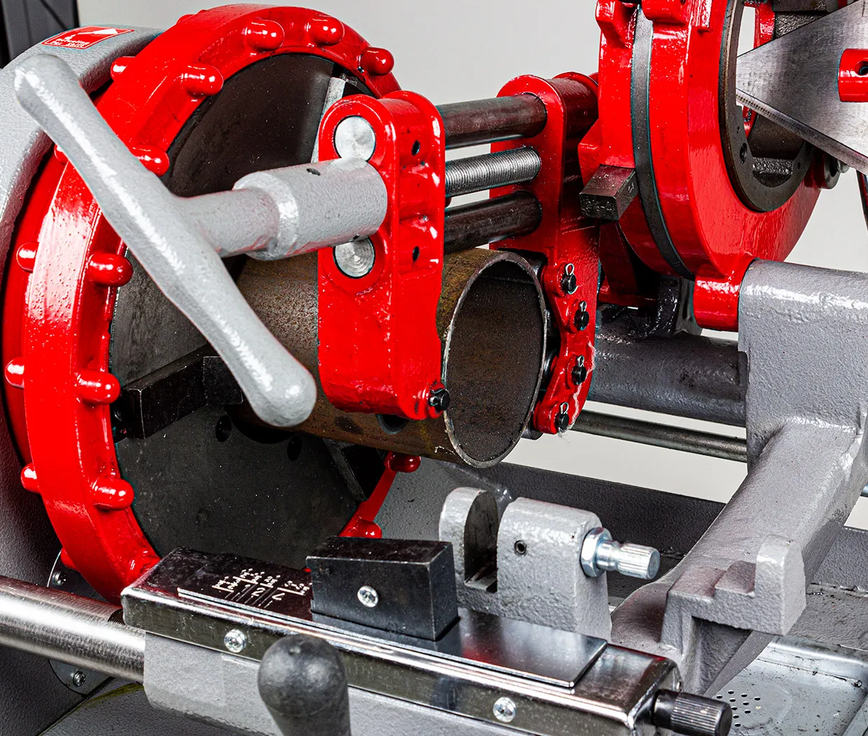 Станок резьбонарезной ESSON ElectricCUT-100R4ITEM II для нарезки резьбы