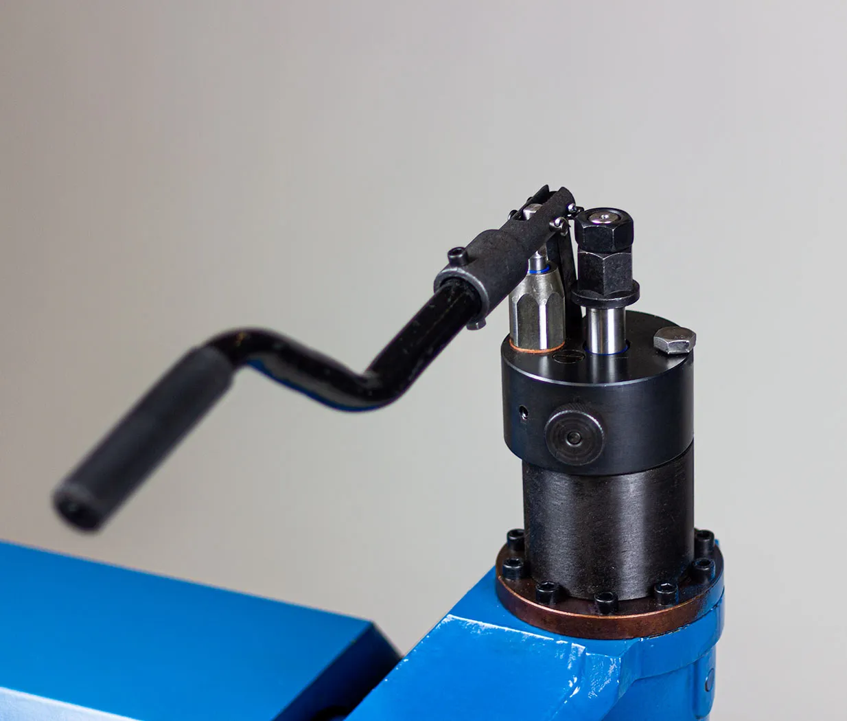 Станок желобонакатной Esson ElectricGRO-12BE для накатки желобков