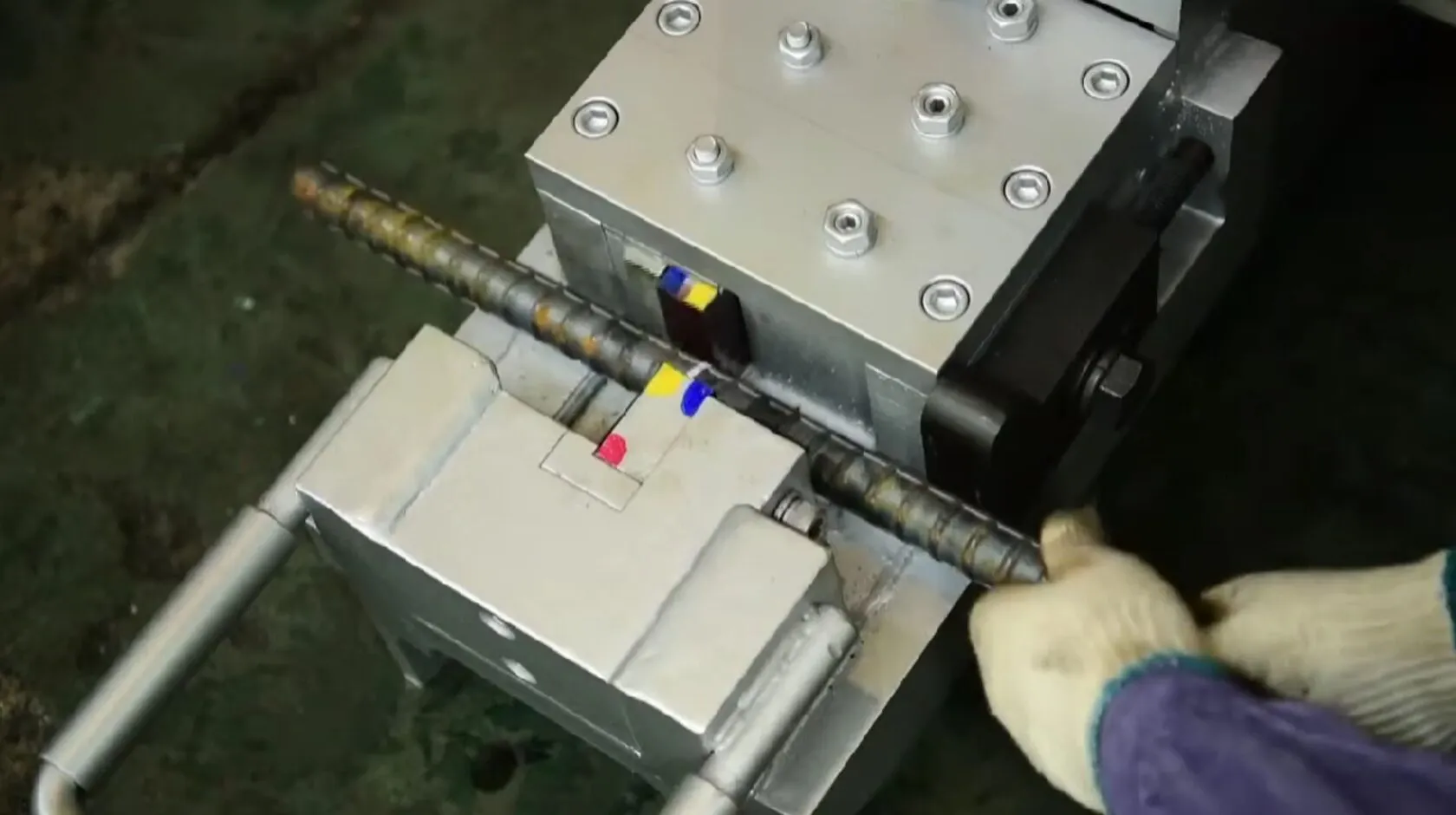 Станок для резки арматуры KMC-25W для строительных конструкций