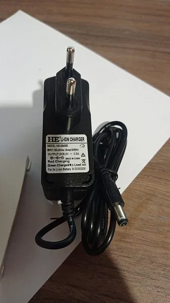 Устройство зарядное для тележек CW 8,4V/0,5A (Charger)